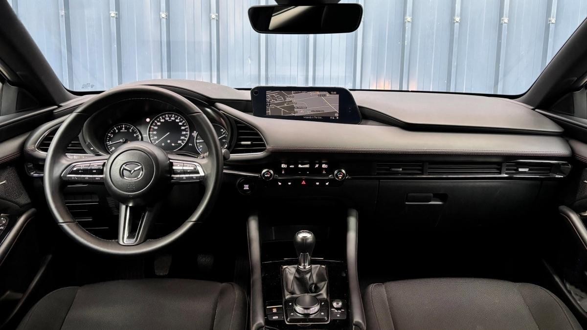 Mazda 3 2.0 E-SKYACTIV-G 120 HYBRID MHEV SPORTS LINE - Garantie 1 An - Suivi complet - Première main – photo 5