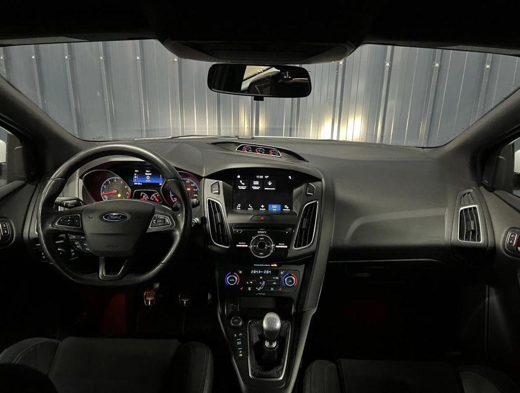Ford Focus 2.3 350ch RS 4X4 - Garantie 1 An -Sellerie RECARO-Son Sony -Caméra de recul- Parfait ETAT – photo 5