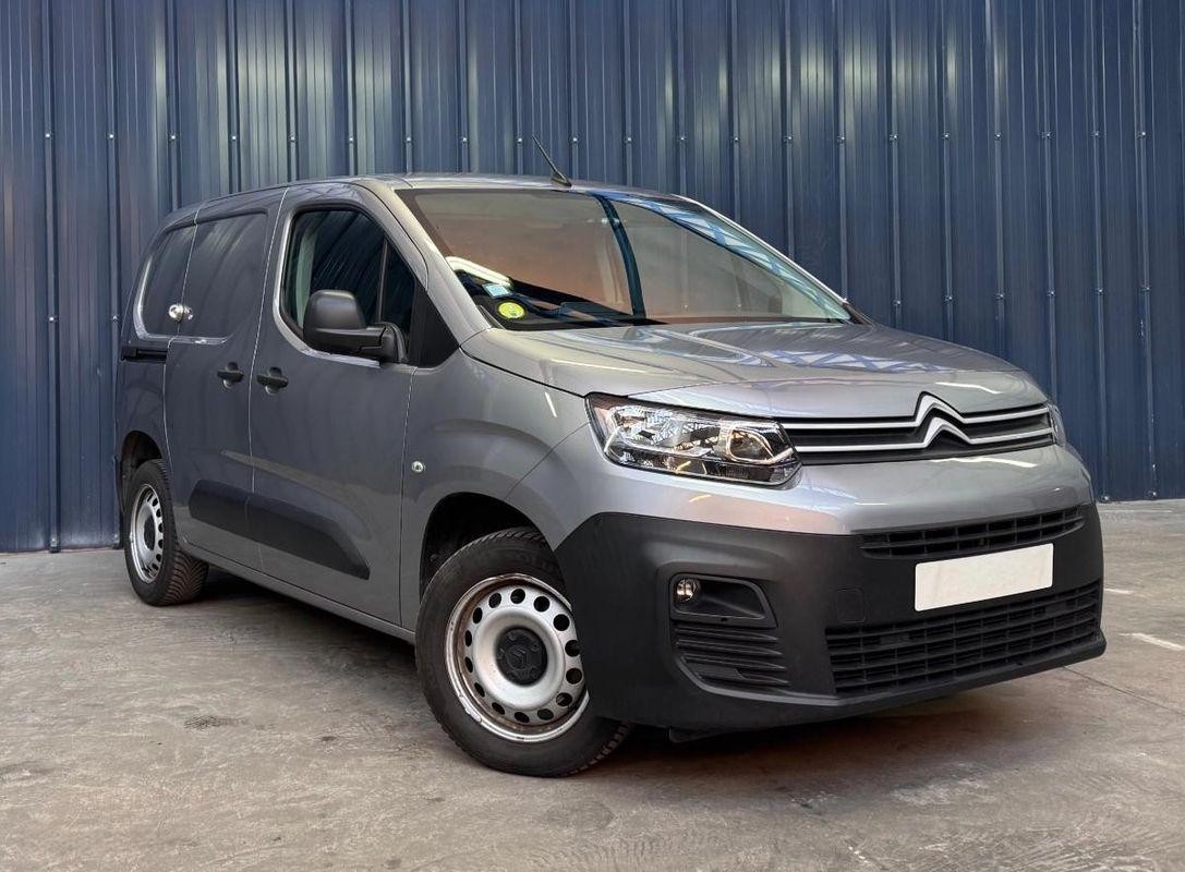 Citroen Berlingo Vu GENERATION-III FOURGON 1.5 BLUEHDI 100 1000KG - Garantie 1 An - CarPlay – photo 2