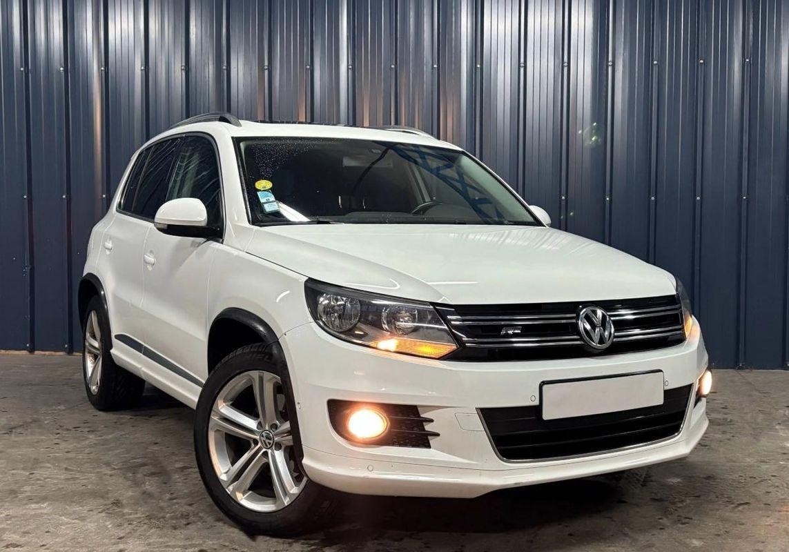 Volkswagen Tiguan 2.0 TDI 110 R-LINE - Garanti 1 an - Toit ouvrant -Régulateur- Navigation