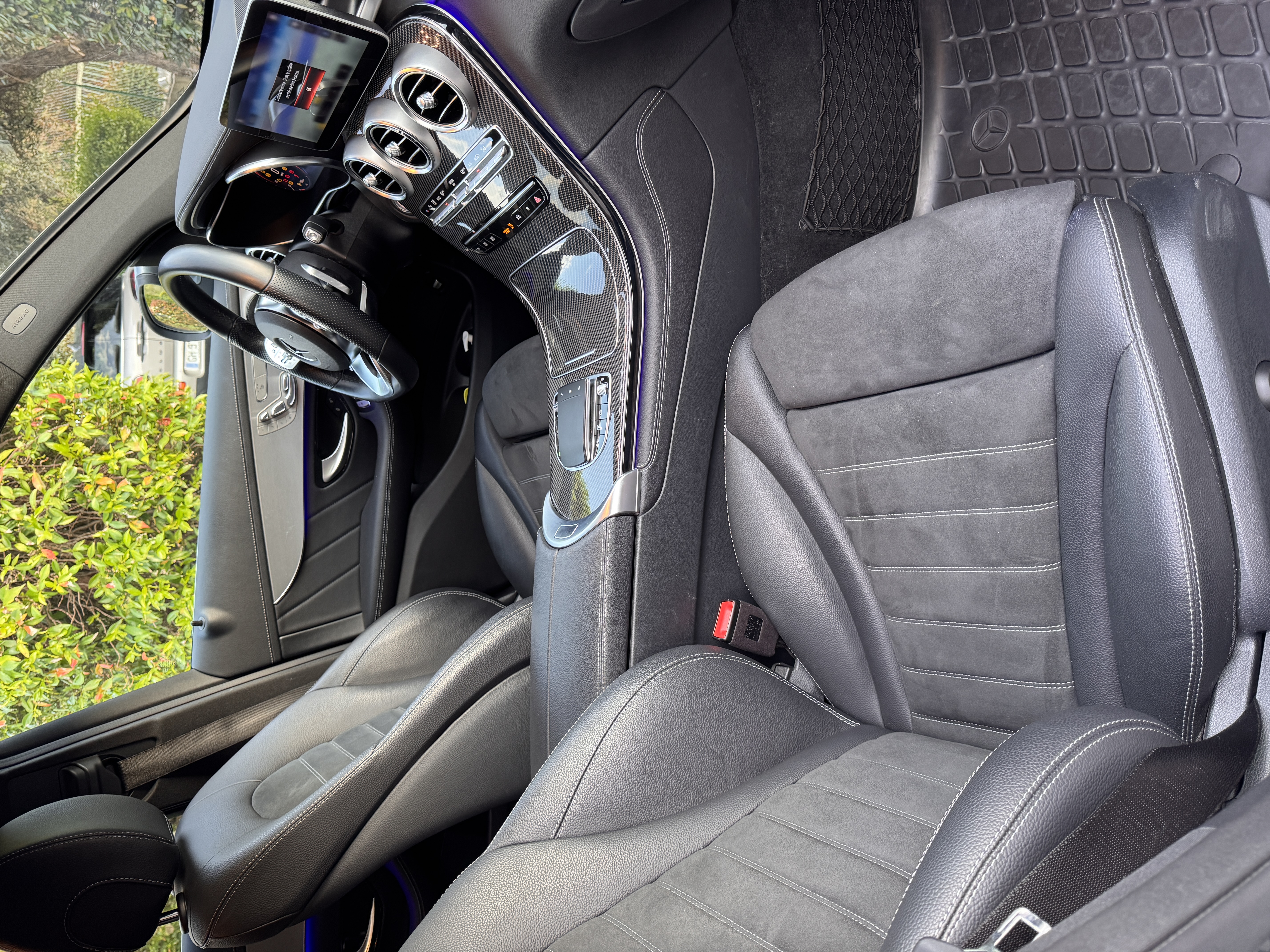 Mercedes-Benz Glc 220d AMG Line – photo 10