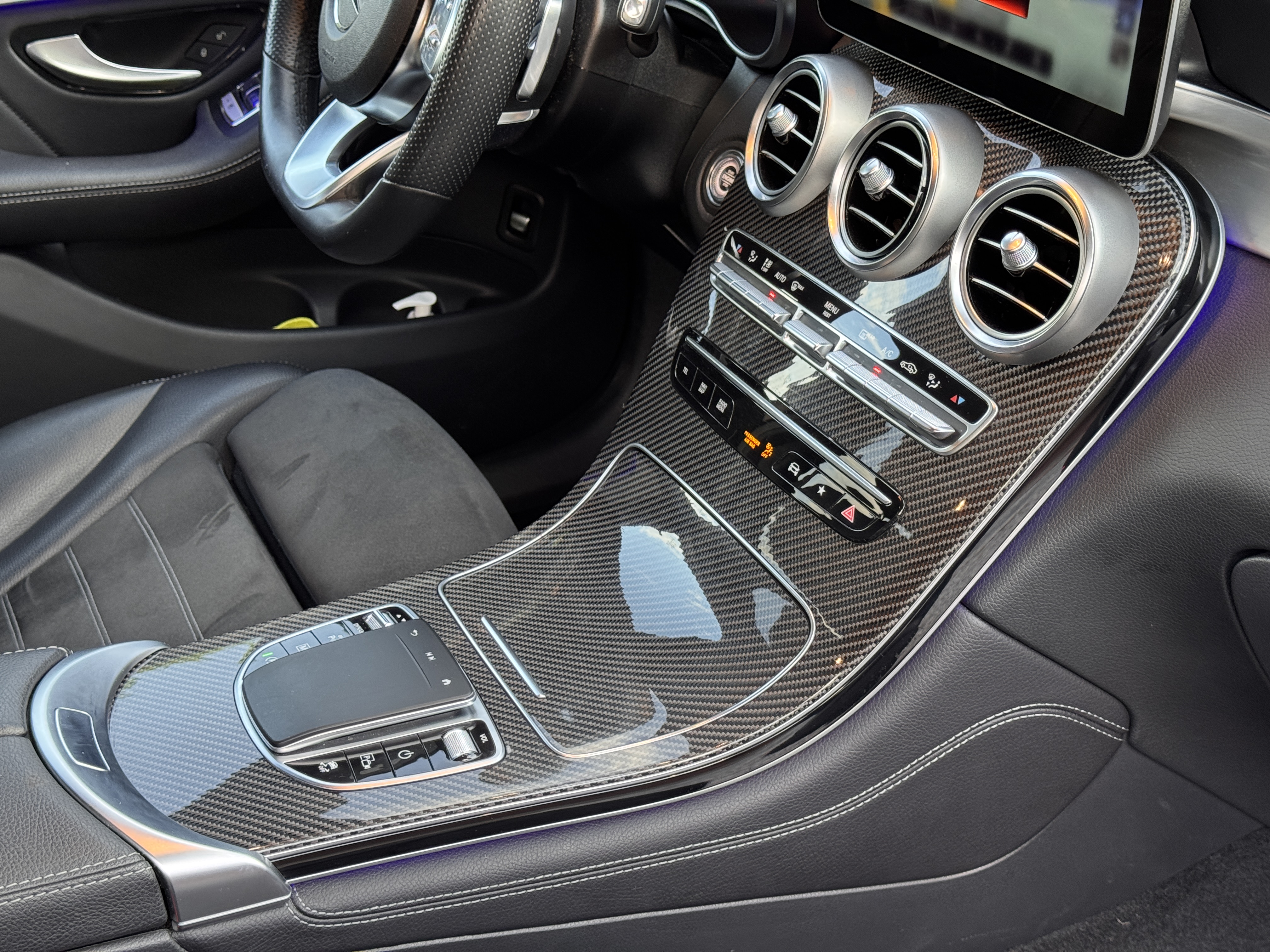 Mercedes-Benz Glc 220d AMG Line – photo 13