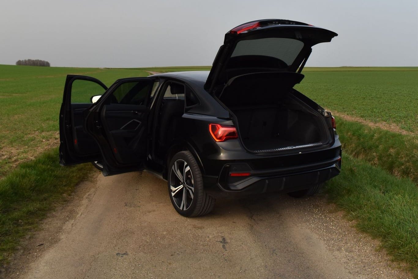 Audi q3 ii sportback 45 tfsie 245 design s tronic – photo 8