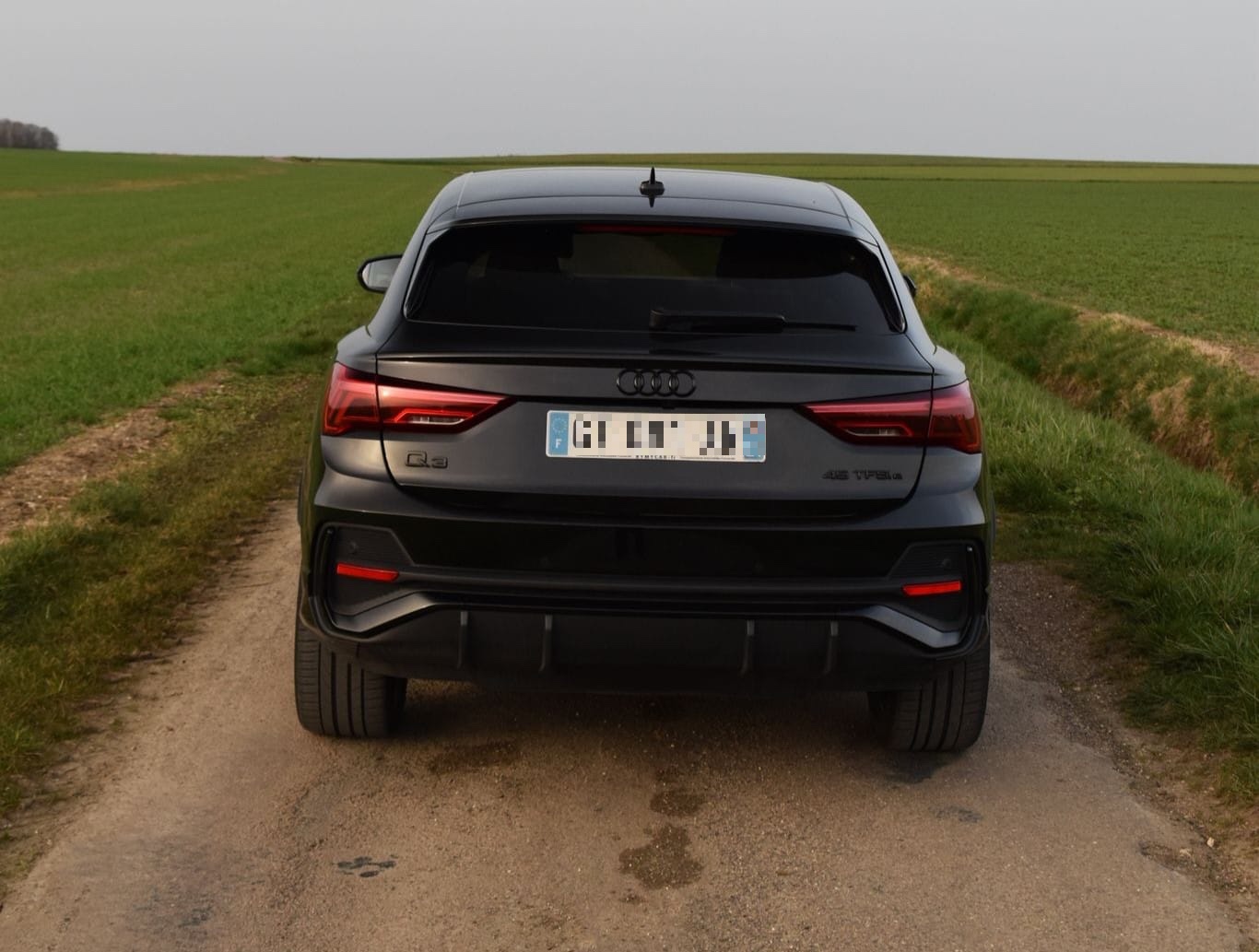 Audi q3 ii sportback 45 tfsie 245 design s tronic – photo 2