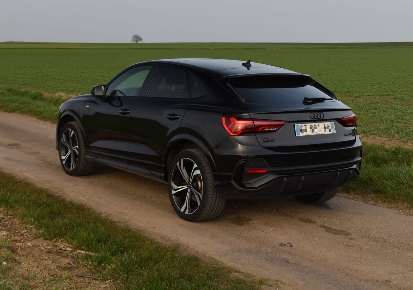 Audi q3 ii sportback 45 tfsie 245 design s tronic – photo 6