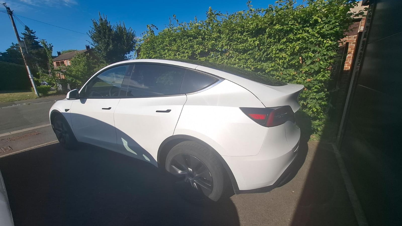 Tesla Model Y  – photo 2