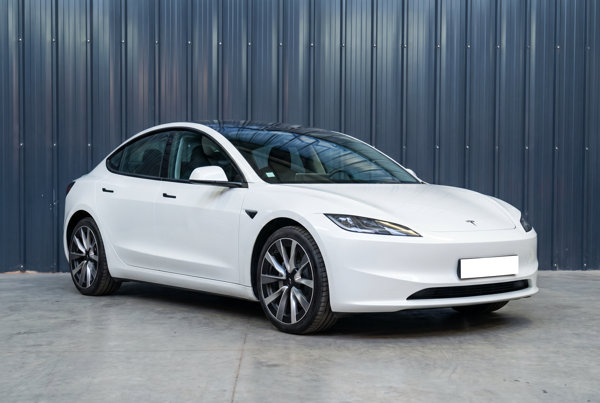 Tesla Model 3 highland – photo 2