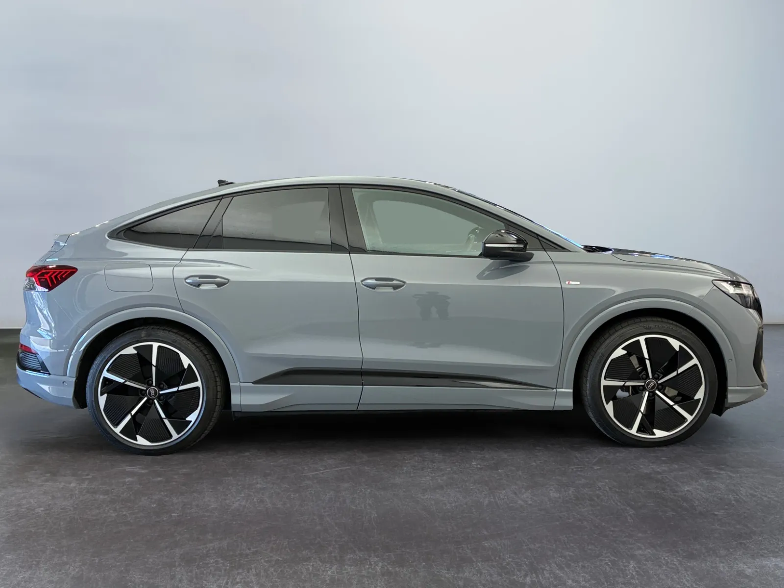 AUDI Q4 e-tron Sportback 40 204 ch 82 kW S line – photo 8